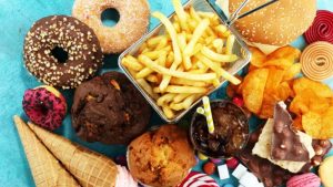 Food and Age: ఇలాంటి ఫుడ్ తింటే.. త్వరగా ముసలి వాళ్లవుతారట !