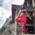 Amala Paul: గోడ మీద ఆ విన్యాసాలేంటి.. జాగ్రత్త అంటున్న ఫ్యాన్స్!