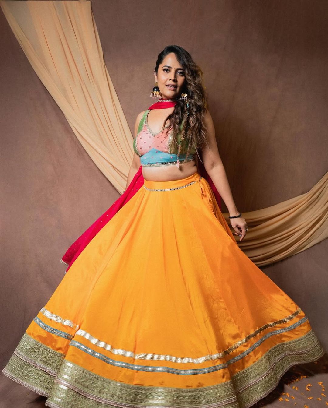 Anasuya Bhardwaj: అబ్బా.. ఎంత అందంగా ఉన్నావ్ అనూ.. రెండు కళ్ళు చాలడంలేదు!