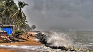 AP Cyclone Alert: ఆగ్నేయ బంగాళాఖాతంలో వాయుగుండం.. 27నాటికి తుపానుగా మారే అవకాశం.. ఈ జిల్లాల్లో భారీ వర్షాలు