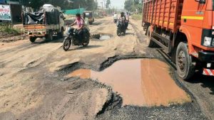 AP Roads: రోడ్ల మరమ్మత్తులకు ఏపీ సర్కార్ గ్రీన్ సిగ్నల్.. రూ.1000 కోట్లు మంజూరు