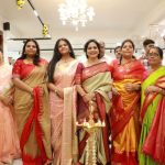 Tollywood: జూబ్లీహిల్స్ లో సందడి చేసిన సింగర్ సునీత.. వాటికే అందం తెస్తూ!