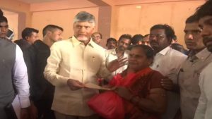 CM Chandrababu: సీఎం చంద్రబాబు కీలక నిర్ణయం.. తుఫాన్ మృతుల కుటుంబాలకు రూ. 5 లక్షల పరిహరం