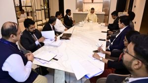 CM Chandrababu: పెట్టుబడుల వేటలో సీఎం చంద్రబాబు.. యూఏఈలో వరుస భేటీలు