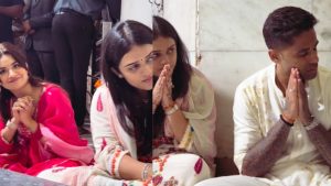 Suryakumar Yadav: బాలీవుడ్ హీరోయిన్ తో సీక్రెట్ గా గుడికి వెళ్లిన‌ సూర్య కుమార్..!