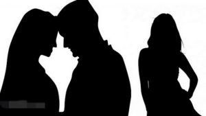 Extramarital Affair: అల్లుడితో అక్రమ సంబంధం.. అడ్డొచ్చిన కూతురిపై హత్యాయత్నం