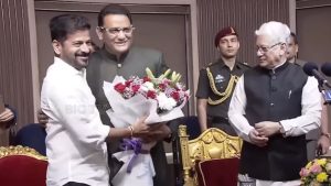 Telangana Politics: మంత్రిగా అజారుద్దీన్.. ప్రమాణ స్వీకారం చేయించిన గవర్నర్, సీఎం రేవంత్ శుభాకాంక్షలు