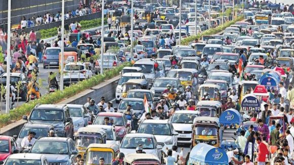 Hyderabad Traffic Diversions: హైదరాబాద్లో వాహనదారులకు అలర్ట్.. నేటి నుంచి ట్రాఫిక్ మళ్లింపు, ఆ మార్గాలపై సూచనలు Hyderabad Traffic Diversions: హైదరాబాద్లో వాహనదారులకు అలర్ట్.. నేటి నుంచి ట్రాఫిక్ మళ్లింపు, ఆ మార్గాలపై సూచనలు