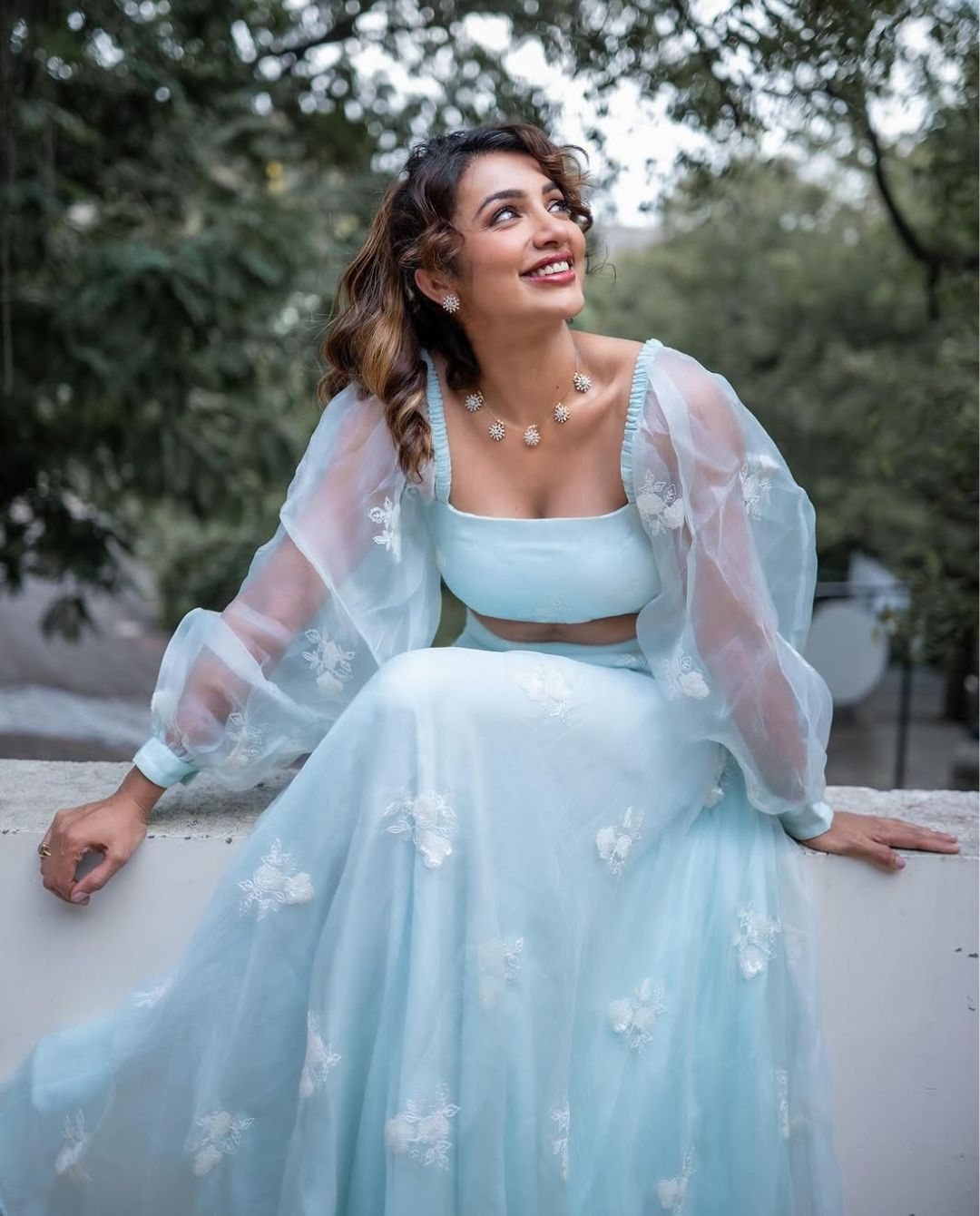 Tejaswini Madivada: గోడెక్కిన తేజు.. ఏంటి మేటర్!