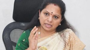 Kavitha: కేసీఆర్ నీడ నుంచి నన్ను దూరం చేశారు.. కవిత మరోసారి సంచలన వ్యాఖ్యలు