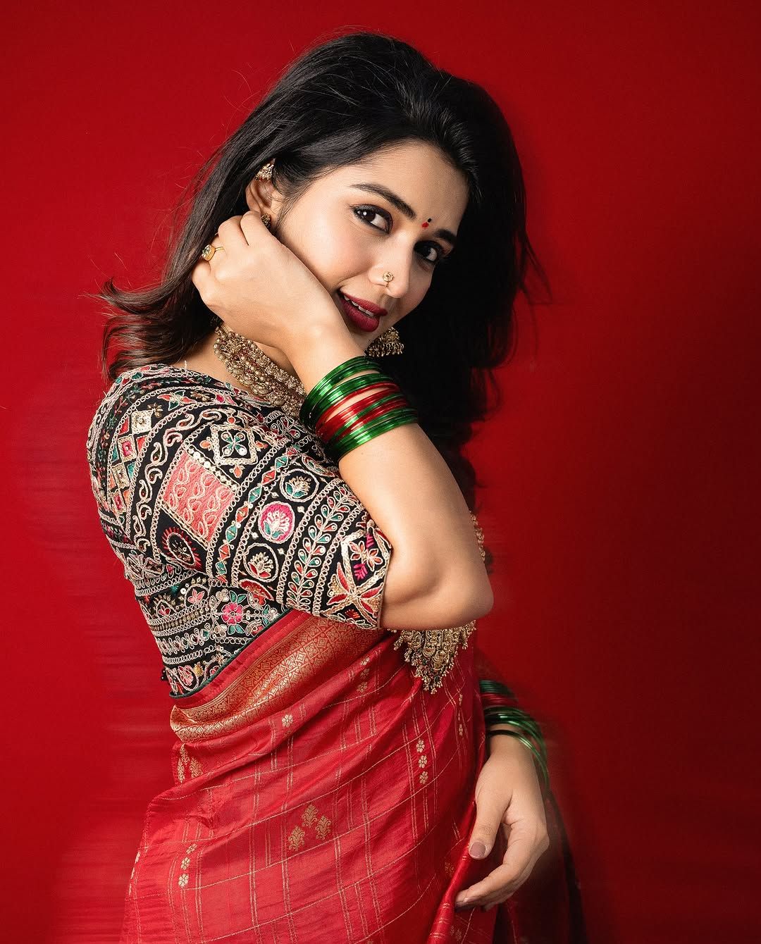 Priyanka Jain: మహాలక్ష్మి కళ ఉట్టిపడుతోందిగా.. ప్రియాంక ఫోటోలు వైరల్!