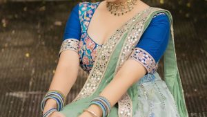 Sree Mukhi: కొంటె చూపులతో ఆకట్టుకుంటున్న శ్రీ ముఖి.. ఈ యాంగిల్ కూడా ఉందా?