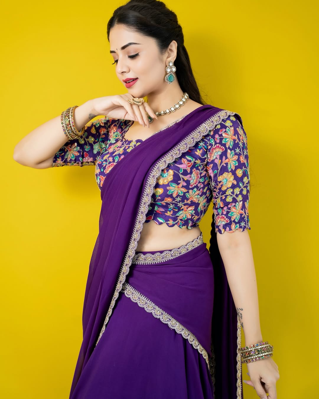 Sreemukhi Photos Gallery