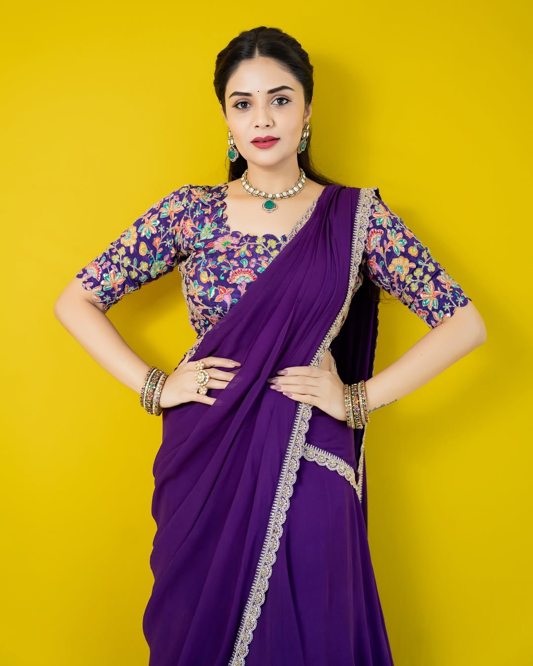Sreemukhi Photos Gallery