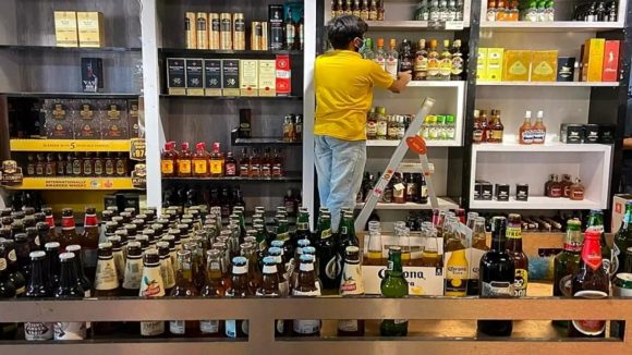 Wines Shops Closed: బంద్ వేళ.. మందు కూడా బందా? డోన్ట్ వర్రీ!