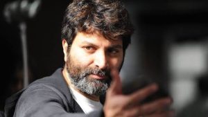 Trivikram Venkatesh movie : చిక్కుల్లో గురూజీ, అలా చేస్తే కానీ బయటపడలేరు