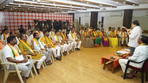 Telangana BJP: లోకల్ బాడీ ఎన్నికల్లో బీజేపీ సెంట్రల్ వ్యూహం.. పదాధికారుల సమావేశంలో కీలక దిశానిర్ధేశం