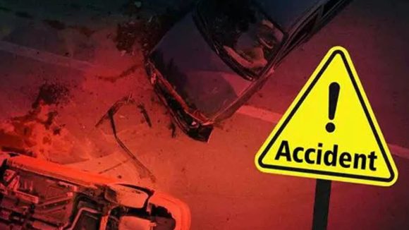 Road Accident: కారును ఢీకొన్న కంటైనర్‌.. స్పాట్ లోనే ఆరుగురు