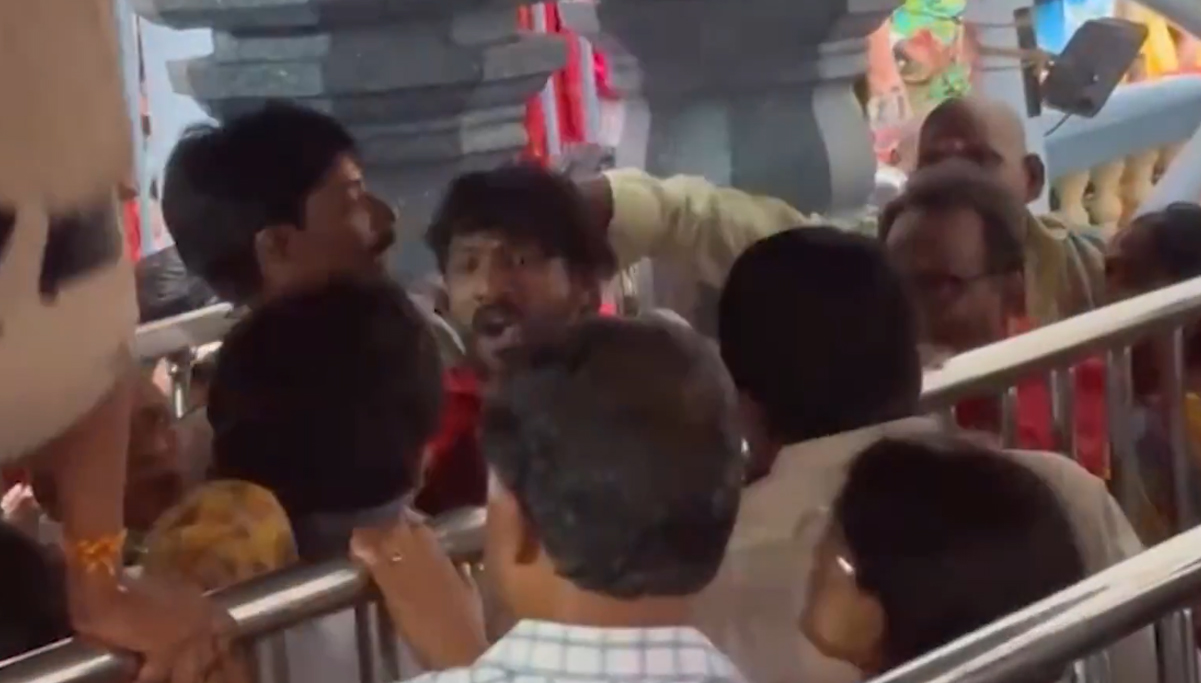 Indrakeeladri Stampede: ఇంద్రకీలాద్రిపై భ‌క్తుల ర‌ద్దీ.. క్యూలైన్ల‌లో తోపులాట