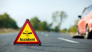 Road Accident: బీభత్సం సృష్టించిన ట్రాక్టర్.. స్పాట్‌లో ఇద్దరు మృతి