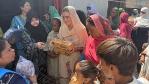 Mahnoor Omer: పీరియడ్ ట్యాక్స్‌పై.. పాక్ ప్రభుత్వానికి రోడ్డుకీడ్చిన యువతి, ఈమె ధైర్యానికి సలాం!