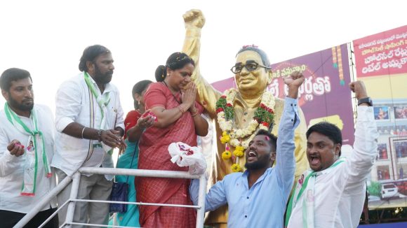 Kcr Kavitha: కేసీఆర్ కాదు, ఇక జయశంకరే గాడ్ ఫాదర్ Kcr Kavitha: కేసీఆర్ కాదు, ఇక జయశంకరే గాడ్ ఫాదర్