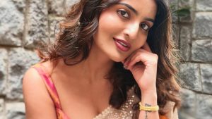 Ananya Nagalla: అనన్య నాగళ్ల స్టన్నింగ్‌ లుక్‌.. కలర్‌ఫుల్‌ శారీలో ఘాటు ఫోజులతో మతిపోగోడుతున్న ముద్దుగుమ్మ