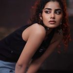 Anupama ParameswRan : చూపులతోనే చంపేస్తున్న లిల్లి.. సో క్యూట్ అంతే..!