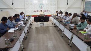 Chandrababu CRDA Review: రాజధాని నిర్మాణ పనుల్లో జాప్యం వద్దు, లక్ష్యాలకు అనుగుణంగా పూర్తి చేయాలి: సీఎం చంద్రబాబు