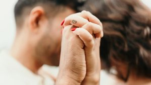Deepthi Manne: ప్రియుడితో రొమాంటిక్‌ ఫోజులు.. త్వరలోనే నటి పెళ్లి భాజాలు!