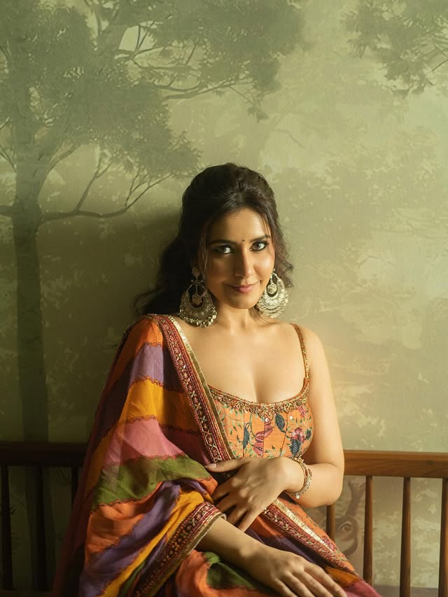 Raashii Khanna Photo Gallery