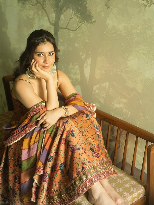 Raashii Khanna Photo Gallery