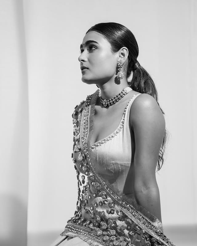 Shalini Pandey photo Gallery