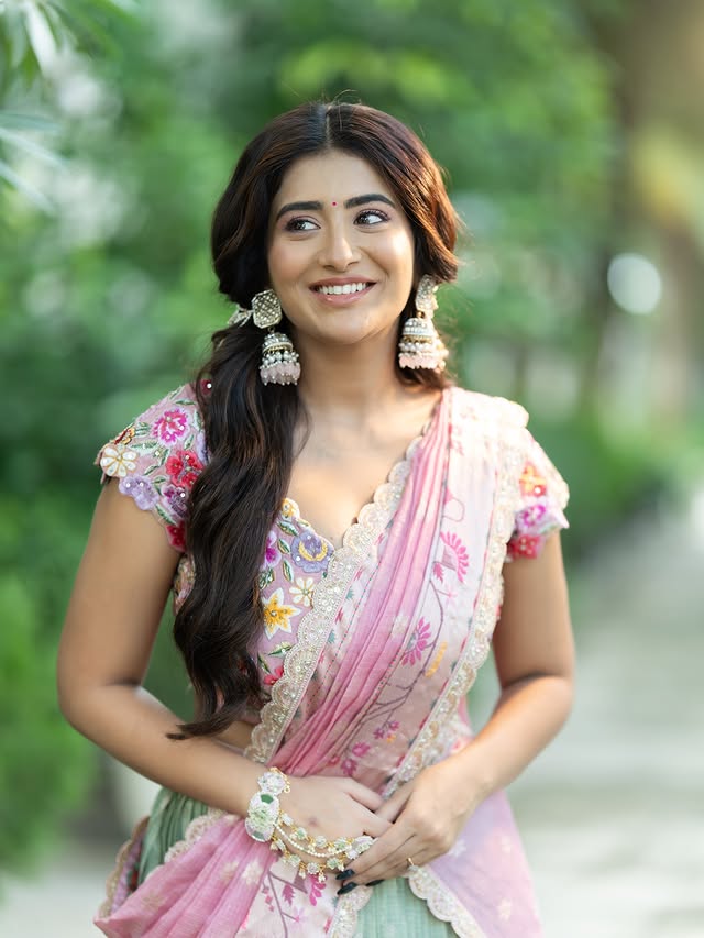 Rashi Singh photo Gallery