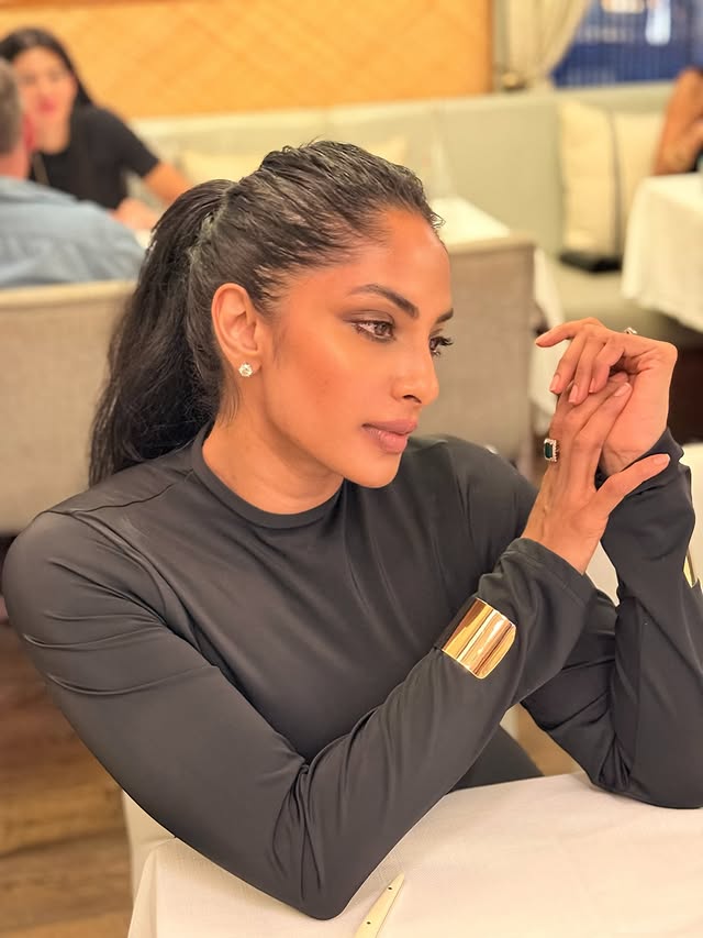 Sriya Reddy Photo Gallery