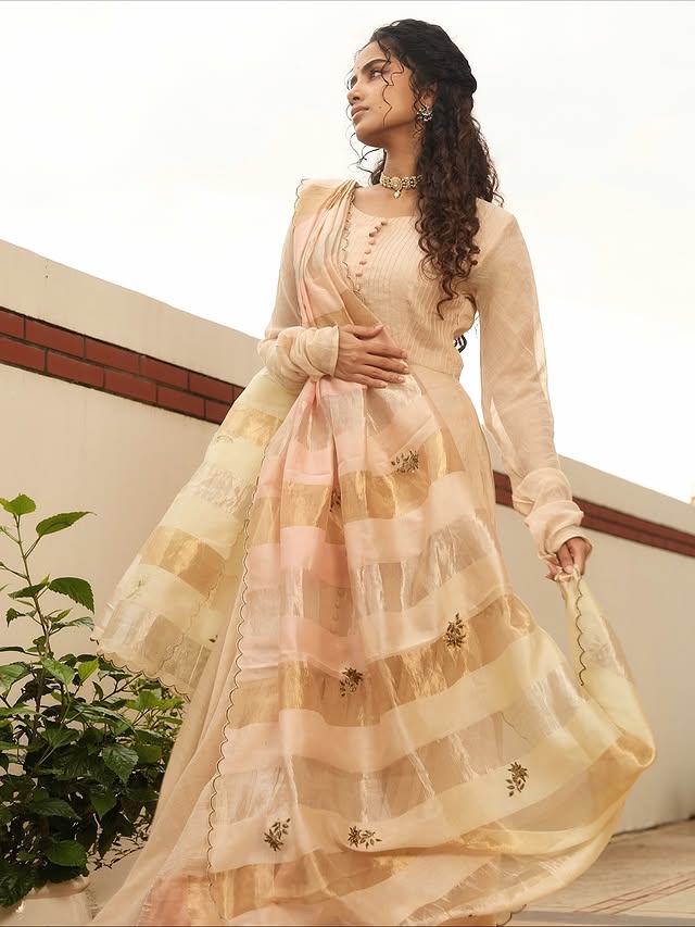 Anupama ParameswRan Photo Gallery