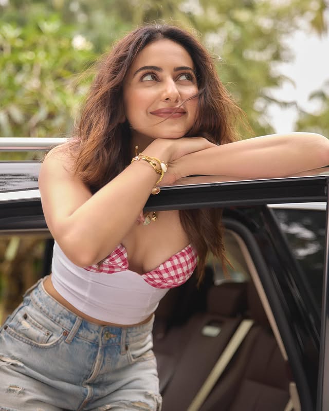 Rakul Preeth Singh Photo Gallery
