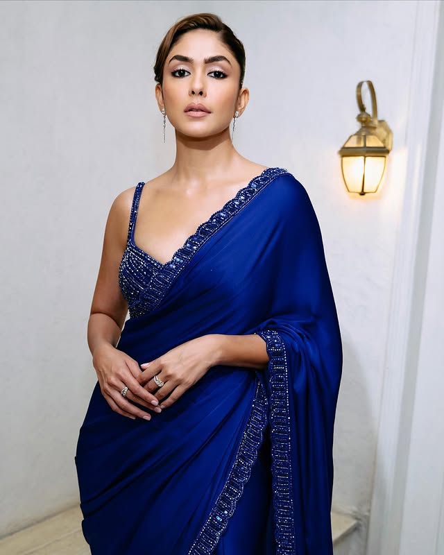 Mrunal Thakur photo Gallery