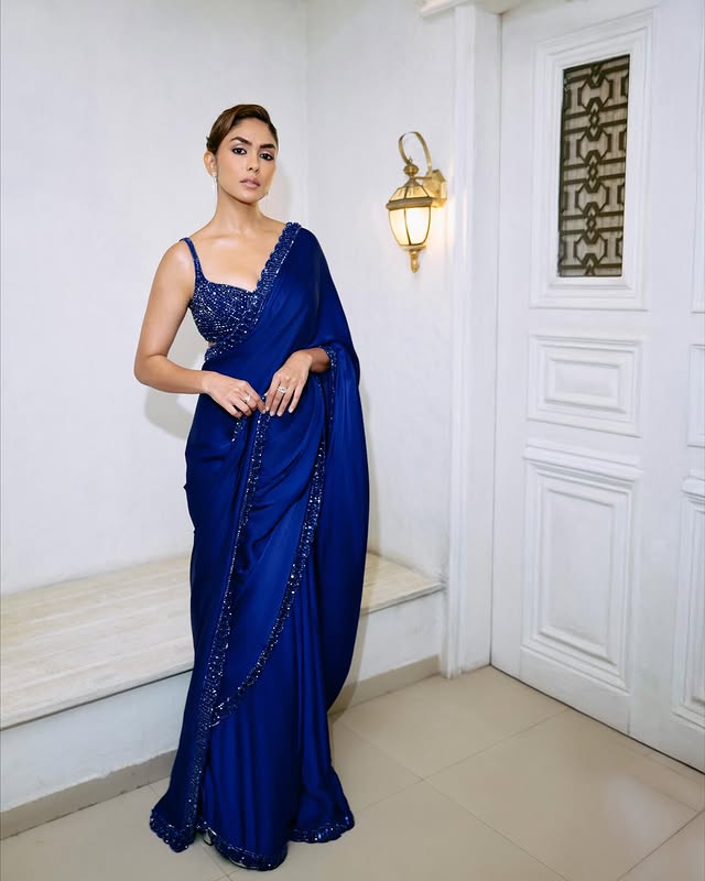 Mrunal Thakur photo Gallery