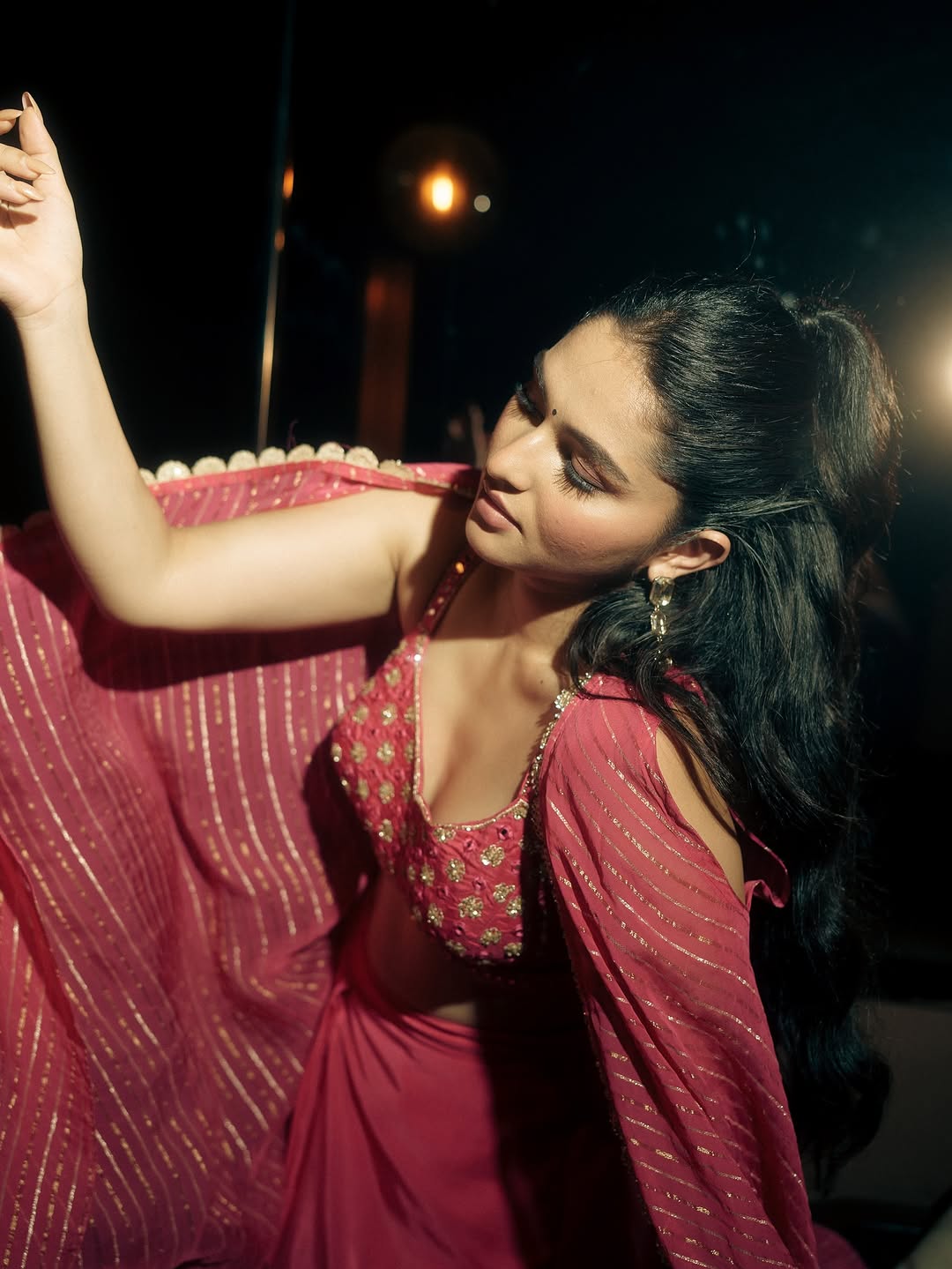 Kayadu lohar shared her latest cute pics