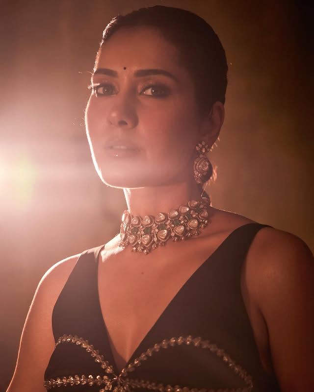 Raashii Khanna Photo Gallery