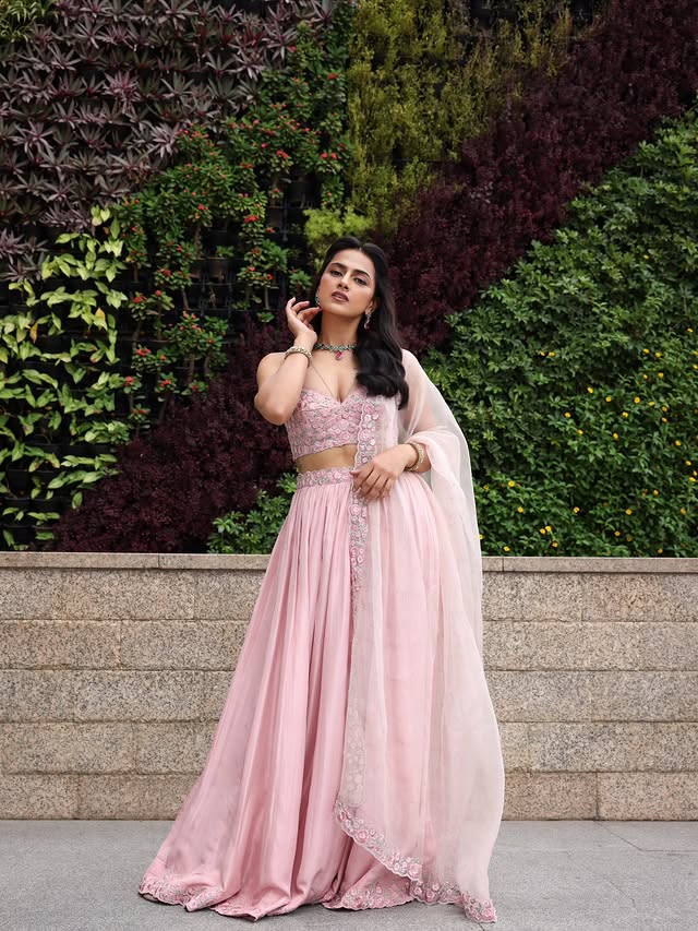 Shraddha Srinath  ( Source / Instagram ) Shraddha Srinath photo gallery