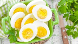 Eggs: డైలీ ఎగ్ తింటే మతిపోయే లాభాలు.. ఈ రోజు నుంచే స్టార్ట్ చేయండి మరి !