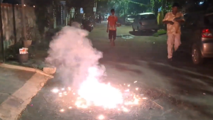 Diwali Eye effected: దీపావళి టపాసుల ఎఫెక్ట్.. కంటి సమస్యలతో సరోజినీ దేవి ఆసుపత్రికి బాధితులు క్యూ