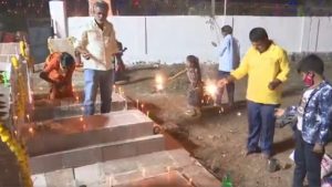Diwali Rituals: బాబోయ్.. స్మశానంలో దీపావళి వేడుకలు.. ఎక్కడో తెలుసా?