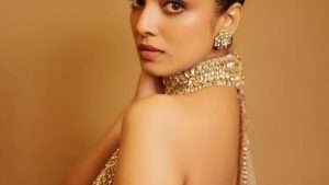 Malavika Mohanan : చీరలో హొయలు ఒలకబోస్తున్న మాళవిక.. చూపు తిప్పుకోవడం కష్టమే..