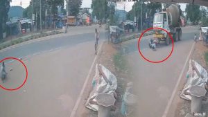 Kakinada District: యముడు లీవ్‌లో ఉన్నాడు.. లారీ గుద్దినా బతికిపోయాడు, ఇదిగో వీడియో