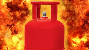 Gas Cylinder Blast: ఒకే రోజు రెండుచోట్ల సిలిండర్ల పేలుళ్లు.. 6గురు మృతి, పలువురికి గాయాలు..