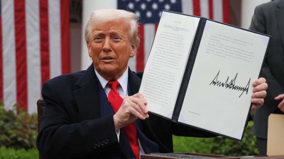 Donald Trump: ప్రెసిడెంట్ ట్రంప్‌నకు యూఎస్ చట్టసభ సభ్యులు లేఖ