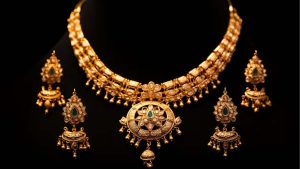Today gold rate: ఒక్కసారిగా కుప్పకూలిన బంగారం ధరలు.. తులం ఎంతో తెలుసా?